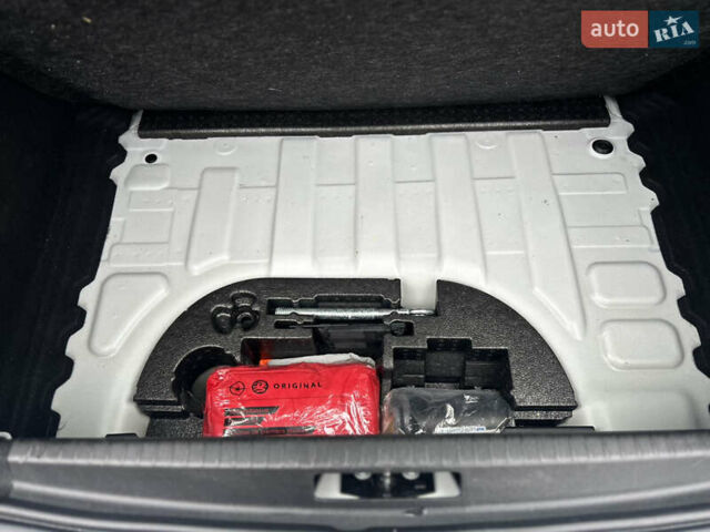 Белый Опель Corsa-e, объемом двигателя 0 л и пробегом 175 тыс. км за 12300 $, фото 42 на Automoto.ua