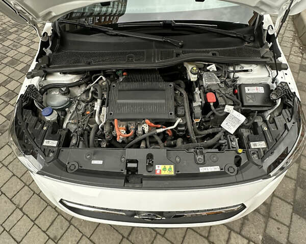 Белый Опель Corsa-e, объемом двигателя 0 л и пробегом 53 тыс. км за 16200 $, фото 14 на Automoto.ua