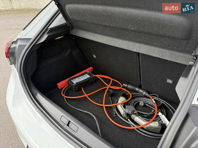 Опель Corsa-e 2021 в Ровно на Automoto.ua Белый Опель Corsa-e, объемом двигателя 0 л и пробегом 50 тыс. км за 12250 $, фото 42 на Automoto.ua