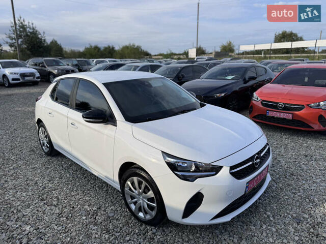 Белый Опель Corsa-e, объемом двигателя 0 л и пробегом 142 тыс. км за 11999 $, фото 18 на Automoto.ua