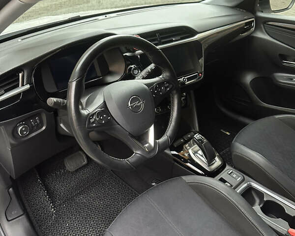 Белый Опель Corsa-e, объемом двигателя 0 л и пробегом 53 тыс. км за 16200 $, фото 18 на Automoto.ua