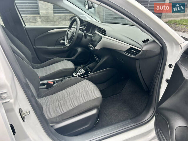 Белый Опель Corsa-e, объемом двигателя 0 л и пробегом 175 тыс. км за 12300 $, фото 31 на Automoto.ua