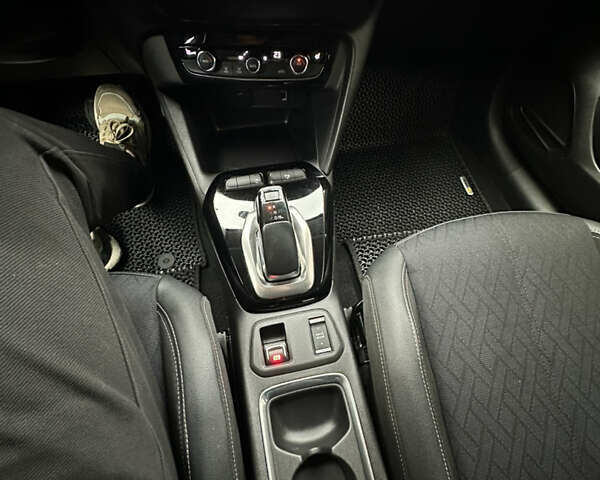 Белый Опель Corsa-e, объемом двигателя 0 л и пробегом 53 тыс. км за 16200 $, фото 12 на Automoto.ua