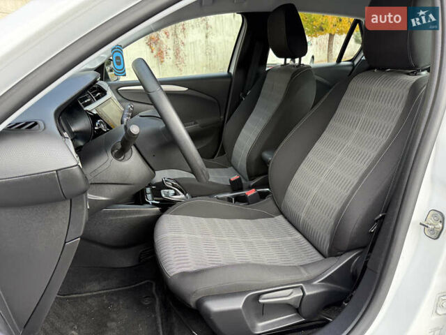 Опель Corsa-e 2021 в Ровно на Automoto.ua Белый Опель Corsa-e, объемом двигателя 0 л и пробегом 50 тыс. км за 12250 $, фото 54 на Automoto.ua