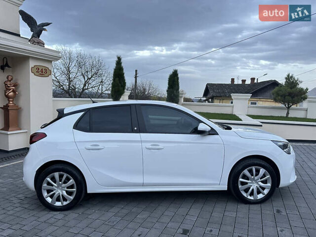 Белый Опель Corsa-e, объемом двигателя 0 л и пробегом 51 тыс. км за 12777 $, фото 6 на Automoto.ua