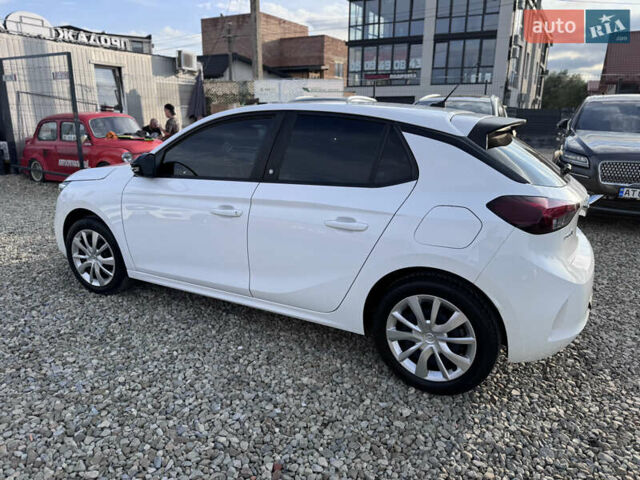 Белый Опель Corsa-e, объемом двигателя 0 л и пробегом 142 тыс. км за 11999 $, фото 7 на Automoto.ua