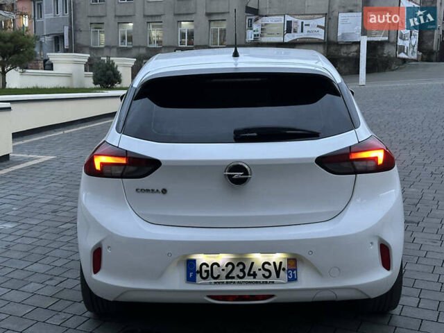 Белый Опель Corsa-e, объемом двигателя 0 л и пробегом 51 тыс. км за 12777 $, фото 20 на Automoto.ua