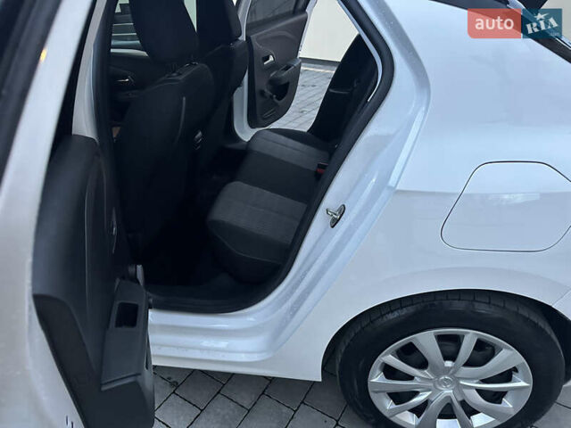 Белый Опель Corsa-e, объемом двигателя 0 л и пробегом 51 тыс. км за 12777 $, фото 12 на Automoto.ua