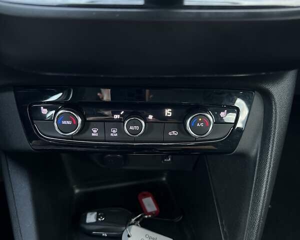 Белый Опель Corsa-e, объемом двигателя 0 л и пробегом 37 тыс. км за 14400 $, фото 10 на Automoto.ua