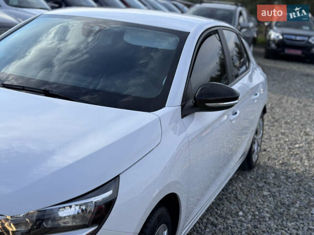 Белый Опель Corsa-e, объемом двигателя 0 л и пробегом 142 тыс. км за 11999 $, фото 22 на Automoto.ua