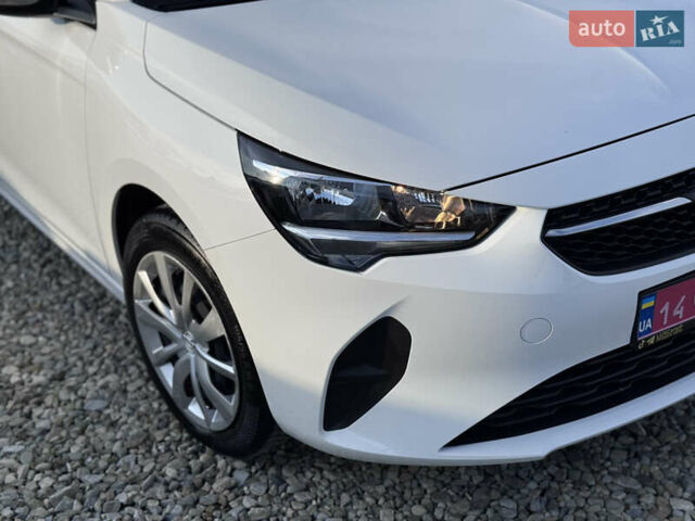 Белый Опель Corsa-e, объемом двигателя 0 л и пробегом 142 тыс. км за 11999 $, фото 19 на Automoto.ua