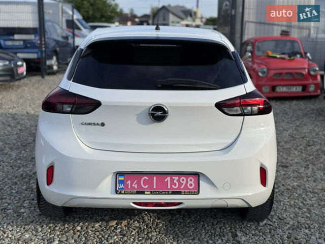 Белый Опель Corsa-e, объемом двигателя 0 л и пробегом 142 тыс. км за 11999 $, фото 12 на Automoto.ua
