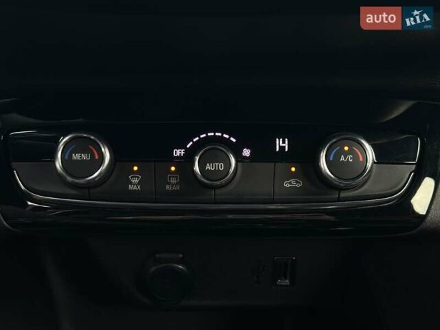 Белый Опель Corsa-e, объемом двигателя 0 л и пробегом 28 тыс. км за 15615 $, фото 47 на Automoto.ua