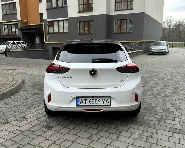 Белый Опель Corsa-e, объемом двигателя 0 л и пробегом 53 тыс. км за 16200 $, фото 30 на Automoto.ua