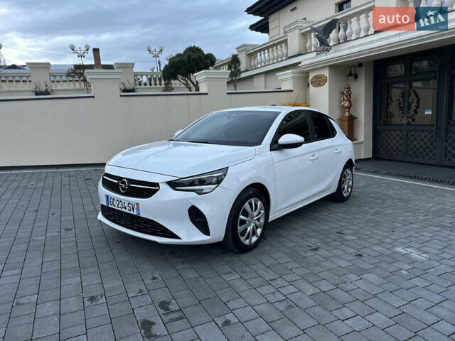 Белый Опель Corsa-e, объемом двигателя 0 л и пробегом 51 тыс. км за 12777 $, фото 1 на Automoto.ua