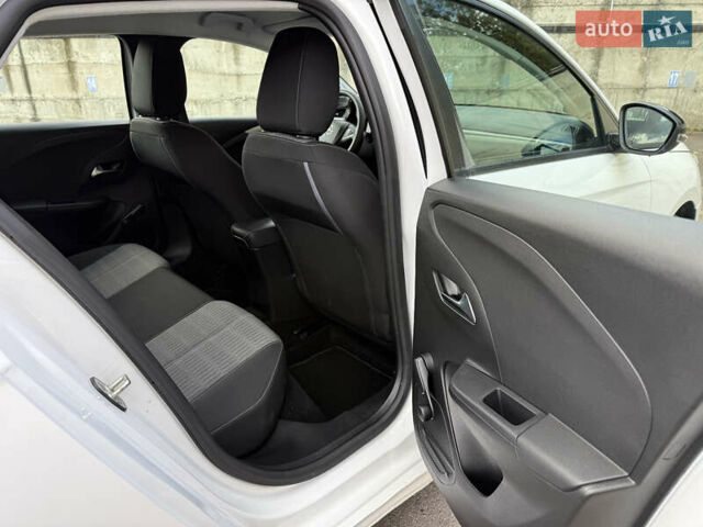 Опель Corsa-e 2021 в Ровно на Automoto.ua Белый Опель Corsa-e, объемом двигателя 0 л и пробегом 50 тыс. км за 12250 $, фото 32 на Automoto.ua