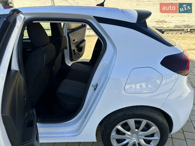 Белый Опель Corsa-e, объемом двигателя 0 л и пробегом 50 тыс. км за 12999 $, фото 27 на Automoto.ua