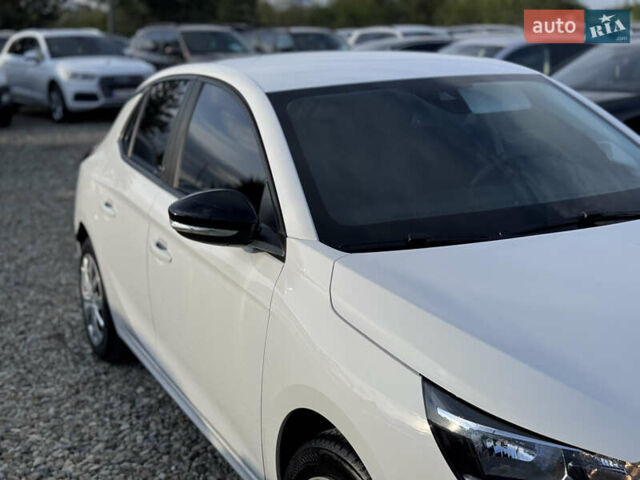 Белый Опель Corsa-e, объемом двигателя 0 л и пробегом 142 тыс. км за 11999 $, фото 20 на Automoto.ua