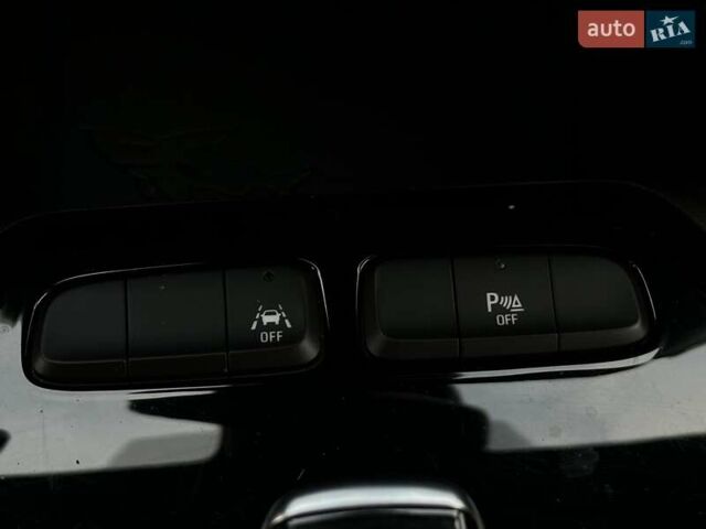 Белый Опель Corsa-e, объемом двигателя 0 л и пробегом 28 тыс. км за 15615 $, фото 46 на Automoto.ua