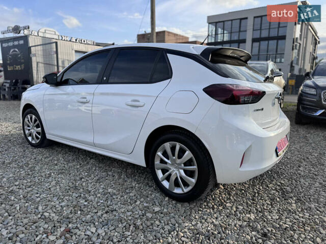 Белый Опель Corsa-e, объемом двигателя 0 л и пробегом 142 тыс. км за 11999 $, фото 8 на Automoto.ua