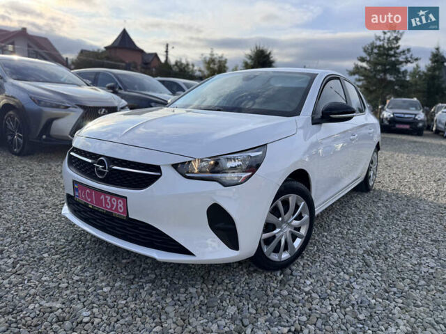 Белый Опель Corsa-e, объемом двигателя 0 л и пробегом 142 тыс. км за 11999 $, фото 3 на Automoto.ua