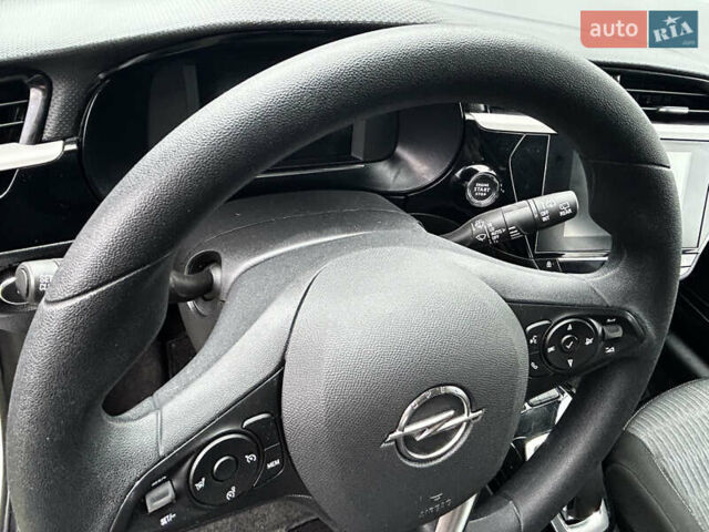 Белый Опель Corsa-e, объемом двигателя 0 л и пробегом 175 тыс. км за 12300 $, фото 39 на Automoto.ua