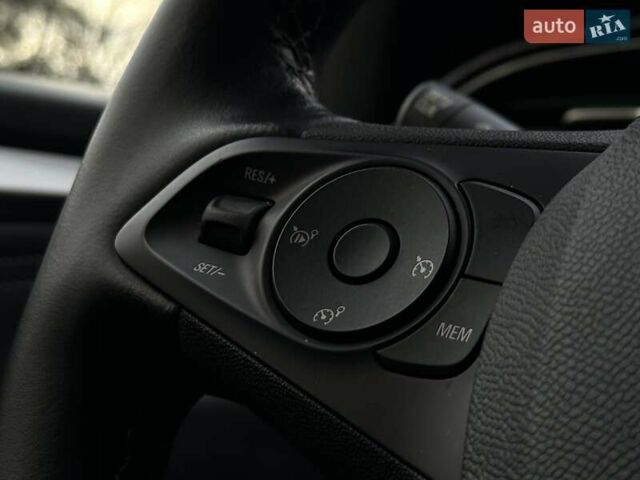 Белый Опель Corsa-e, объемом двигателя 0 л и пробегом 28 тыс. км за 15615 $, фото 55 на Automoto.ua