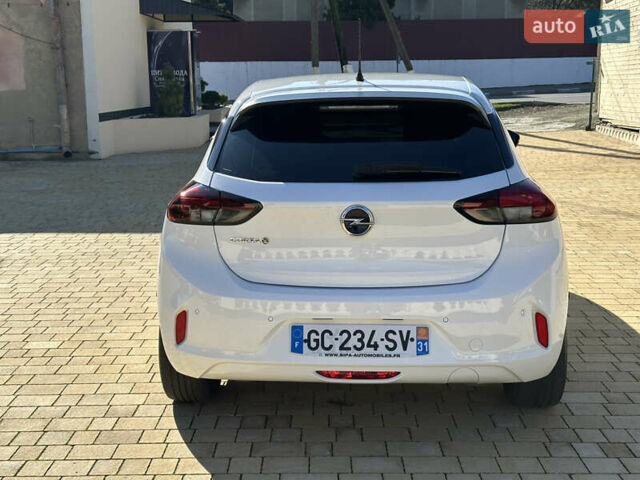 Белый Опель Corsa-e, объемом двигателя 0 л и пробегом 50 тыс. км за 12999 $, фото 6 на Automoto.ua