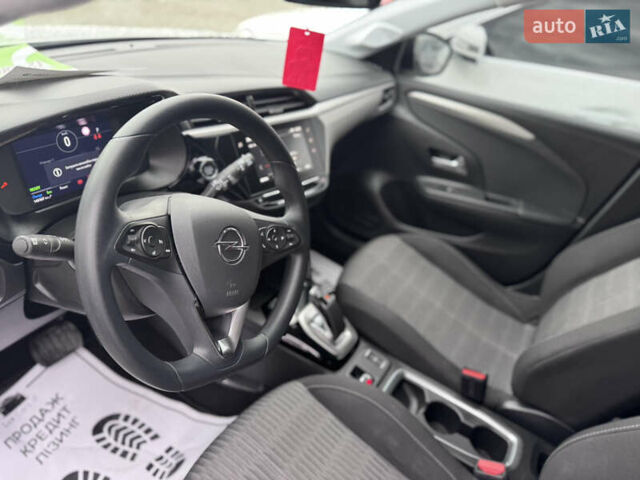 Белый Опель Corsa-e, объемом двигателя 0 л и пробегом 142 тыс. км за 11999 $, фото 31 на Automoto.ua