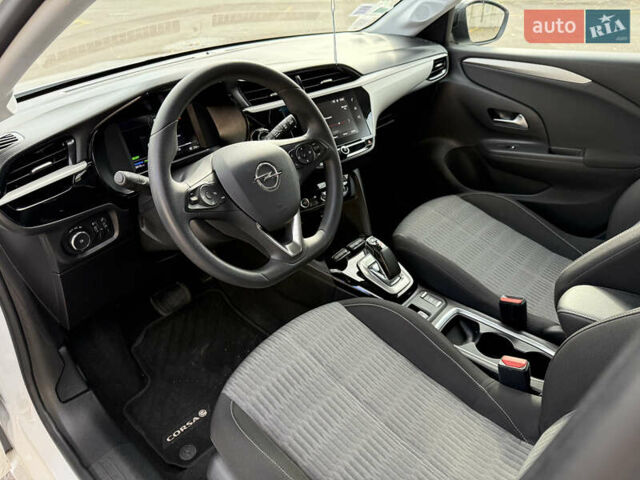 Опель Corsa-e 2021 в Ровно на Automoto.ua Белый Опель Corsa-e, объемом двигателя 0 л и пробегом 50 тыс. км за 12250 $, фото 68 на Automoto.ua
