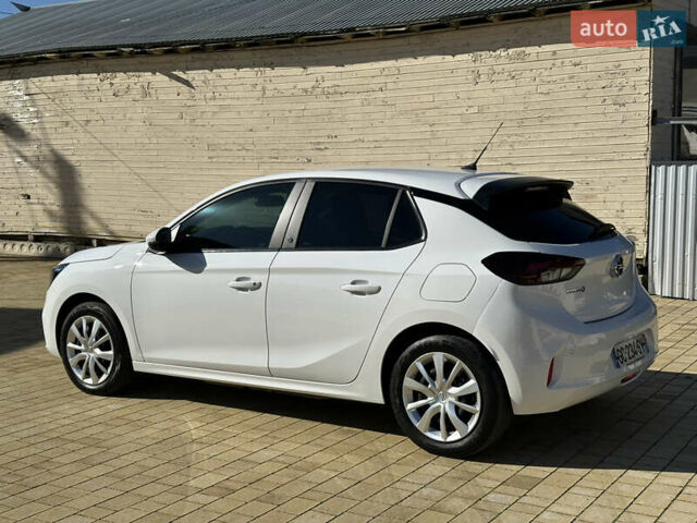 Белый Опель Corsa-e, объемом двигателя 0 л и пробегом 50 тыс. км за 12999 $, фото 4 на Automoto.ua