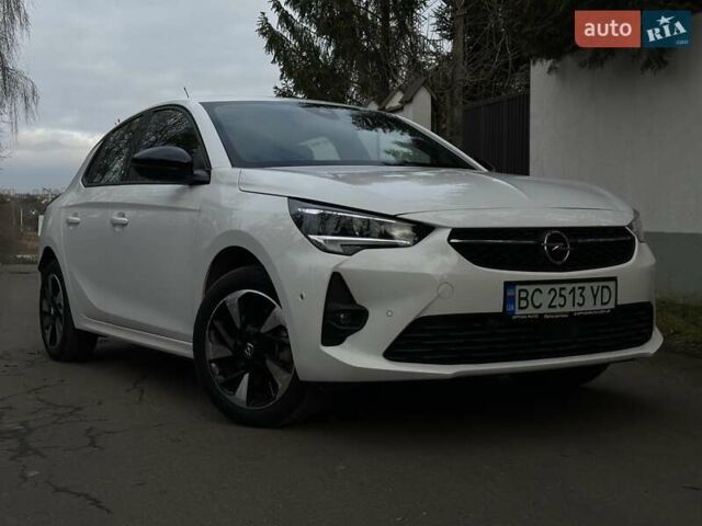 Белый Опель Corsa-e, объемом двигателя 0 л и пробегом 28 тыс. км за 15615 $, фото 6 на Automoto.ua