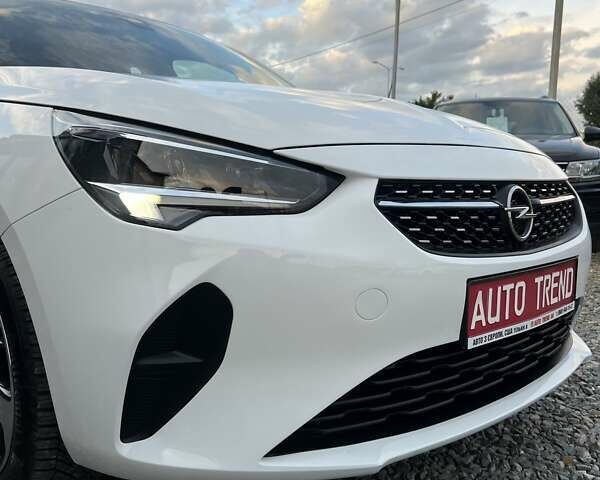 Белый Опель Corsa-e, объемом двигателя 0 л и пробегом 37 тыс. км за 14400 $, фото 9 на Automoto.ua