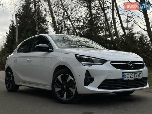 Белый Опель Corsa-e, объемом двигателя 0 л и пробегом 28 тыс. км за 15615 $, фото 11 на Automoto.ua