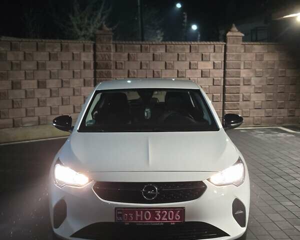 Белый Опель Corsa-e, объемом двигателя 0 л и пробегом 34 тыс. км за 11999 $, фото 31 на Automoto.ua
