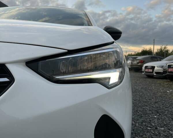 Белый Опель Corsa-e, объемом двигателя 0 л и пробегом 37 тыс. км за 14200 $, фото 8 на Automoto.ua