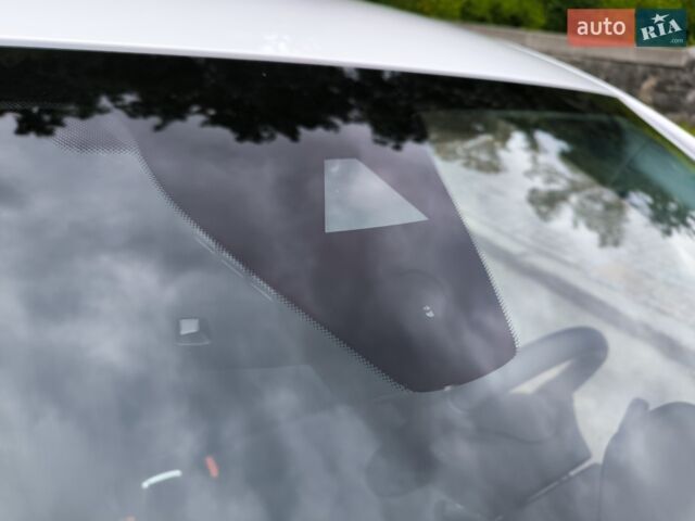 Білий Опель Corsa-e, об'ємом двигуна 0 л та пробігом 31 тис. км за 13900 $, фото 29 на Automoto.ua