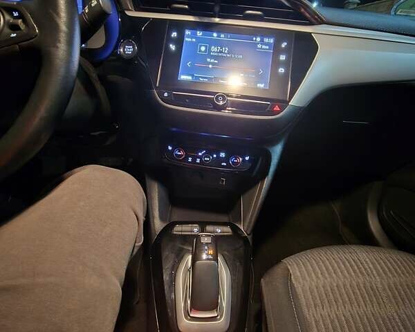 Белый Опель Corsa-e, объемом двигателя 0 л и пробегом 34 тыс. км за 11999 $, фото 26 на Automoto.ua