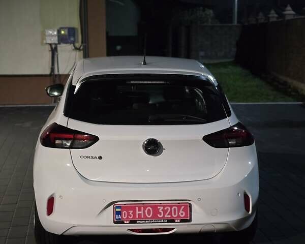 Белый Опель Corsa-e, объемом двигателя 0 л и пробегом 34 тыс. км за 11999 $, фото 10 на Automoto.ua
