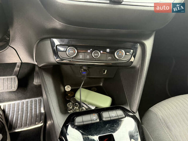 Белый Опель Corsa-e, объемом двигателя 0 л и пробегом 54 тыс. км за 13500 $, фото 17 на Automoto.ua
