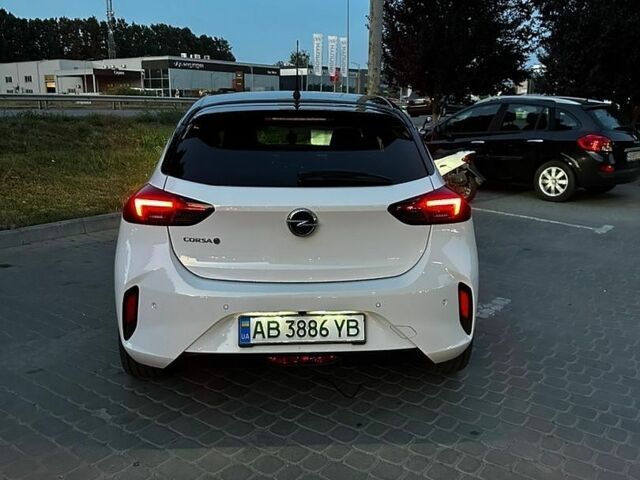 Белый Опель Corsa-e, объемом двигателя 0 л и пробегом 15 тыс. км за 16000 $, фото 3 на Automoto.ua