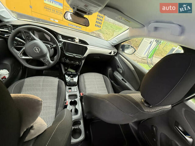 Белый Опель Corsa-e, объемом двигателя 0 л и пробегом 54 тыс. км за 13500 $, фото 20 на Automoto.ua