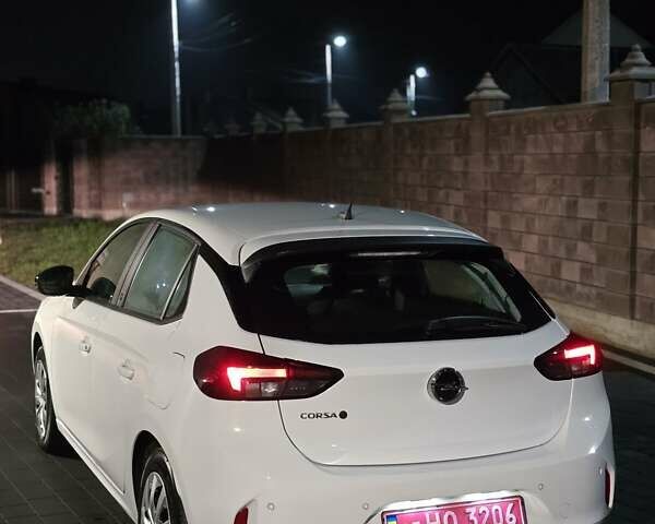 Белый Опель Corsa-e, объемом двигателя 0 л и пробегом 34 тыс. км за 11999 $, фото 32 на Automoto.ua