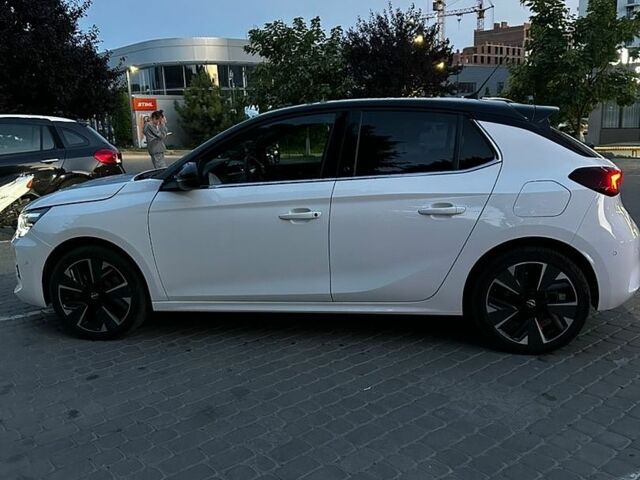 Белый Опель Corsa-e, объемом двигателя 0 л и пробегом 15 тыс. км за 16000 $, фото 5 на Automoto.ua