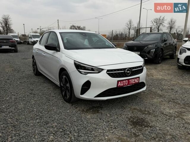 Белый Опель Corsa-e, объемом двигателя 0 л и пробегом 38 тыс. км за 14700 $, фото 2 на Automoto.ua