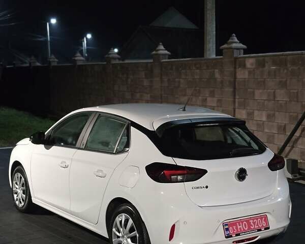 Белый Опель Corsa-e, объемом двигателя 0 л и пробегом 34 тыс. км за 11999 $, фото 8 на Automoto.ua