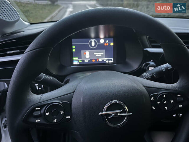 Білий Опель Corsa-e, об'ємом двигуна 0 л та пробігом 26 тис. км за 13000 $, фото 10 на Automoto.ua