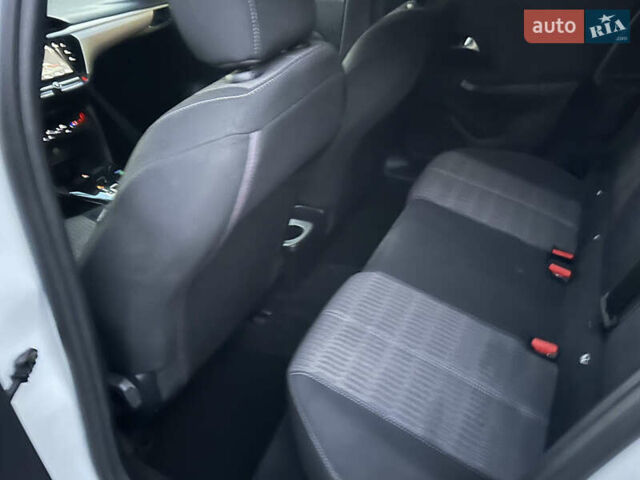 Білий Опель Corsa-e, об'ємом двигуна 0 л та пробігом 26 тис. км за 13000 $, фото 18 на Automoto.ua