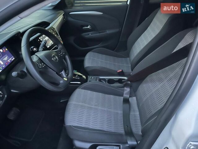 Белый Опель Corsa-e, объемом двигателя 0 л и пробегом 28 тыс. км за 13500 $, фото 11 на Automoto.ua