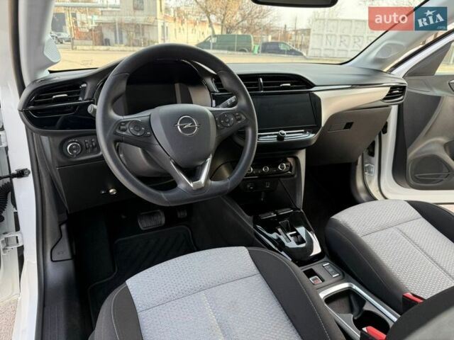 Білий Опель Corsa-e, об'ємом двигуна 0 л та пробігом 5 тис. км за 16700 $, фото 5 на Automoto.ua